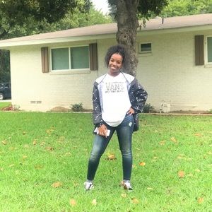 Meet your Posher, Janecia